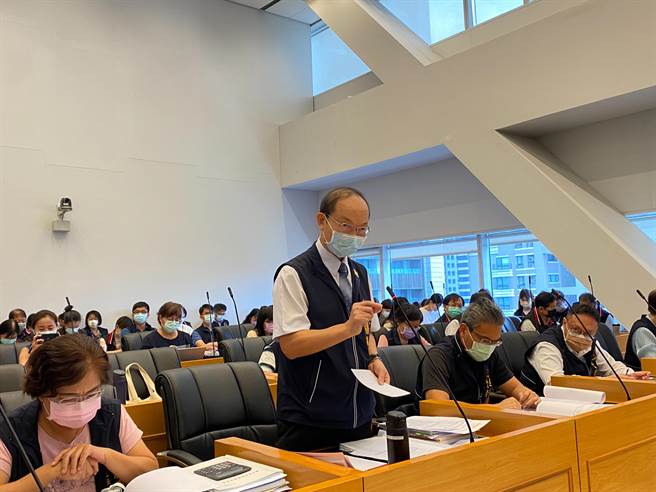 教育局长杨振升重申教育局绝无包庇。（张亦惠摄）