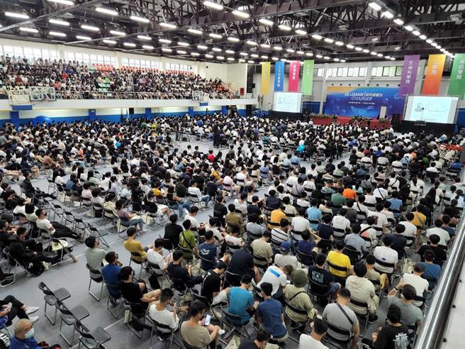 阳明交通大学于5日、6日举行首次新生实体开学典礼，跨越80公里距离，让光復及阳明两校区新生互动。（阳明交大提供／王惠慧新竹传真）