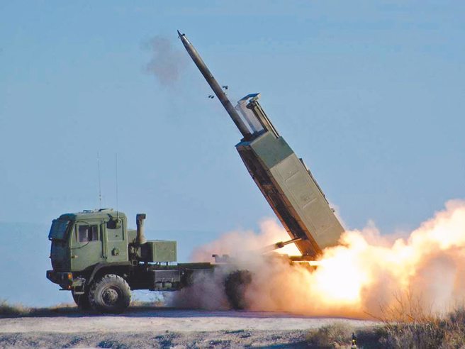 图为M142（HIMARS）高机动性多管火箭系统。（摘自美国陆军官网）
