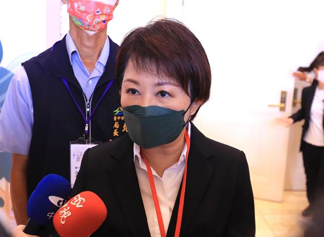 针对狼师案后续处理，台中市长卢秀燕强调，这件案子还没结束，市府会继续追查。(林欣仪摄)