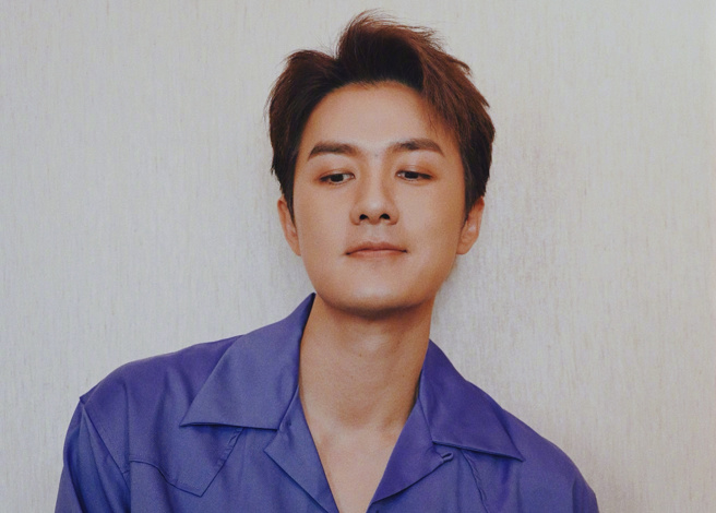 吴克群坦言「艺人职业其实没有很辛苦」，引起网友大讚，并Tag欧阳娜娜。(图/吴克群 微博)