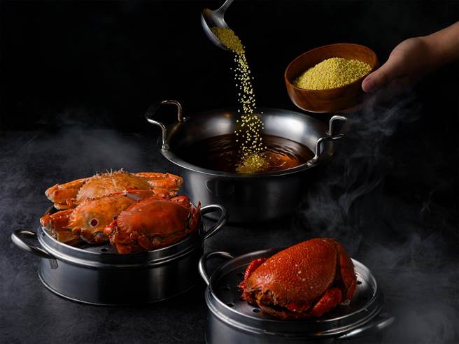 桩涮HOT POT-秋蟹季。（柯宗纬翻摄）