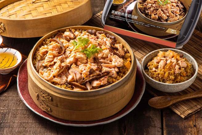 「美威鮭魚香菇油飯」特價99元。（美威鮭魚提供）