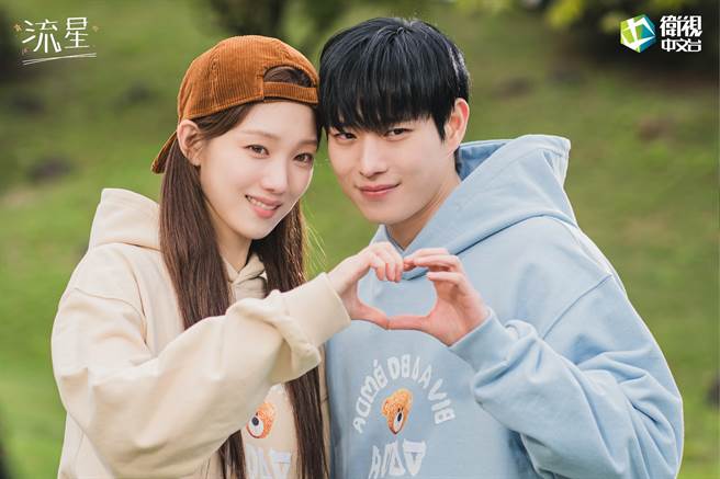 金永大与李圣经原本是对「欢喜冤家」，因缘际会谱出一段浪漫恋曲。（卫视中文台提供）