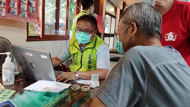 鹿谷乡秀峰天主堂变身医院，提供医疗服务。（东华医院提供／廖志晃南投传真）