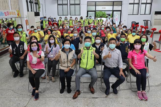 东华医院在鹿谷社区发展协会，打造「银髮健身俱乐部」。（东华医院提供／廖志晃南投传真）