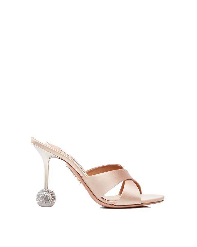 Aquazzura Yes Darling Crystal Mule，3萬9000元。（Aquazzura提供）
