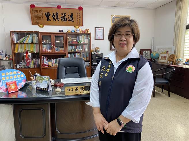 宜兰县罗东镇长吴秋龄疑涉贿，今遭检调带回侦讯。（吴佩蓉摄）