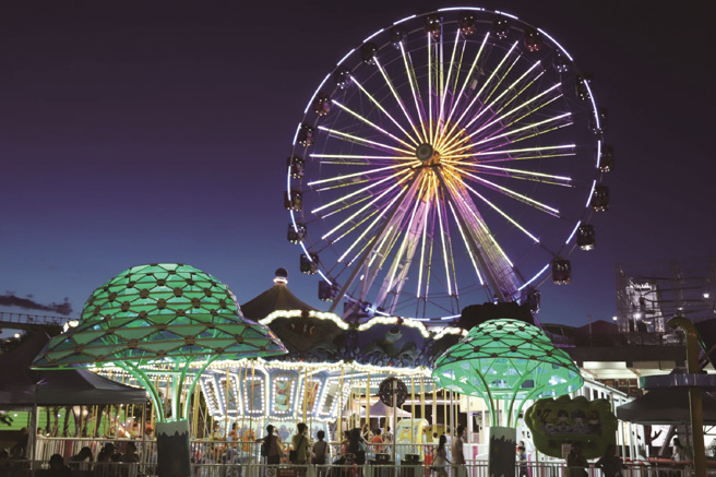 「2022台北白晝之夜」以士林為舞台，將兒童新樂園等當地場館納入展演範圍，結合地方環境與在地特色，為入夜後的城市染上藝術色彩。(圖／台北白晝之夜)