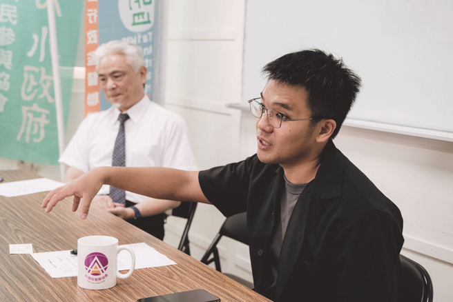 陈为祥和杨贵智认为一般民眾的参审，将有助审判更加完善周全。(摄影／Ray Chang)