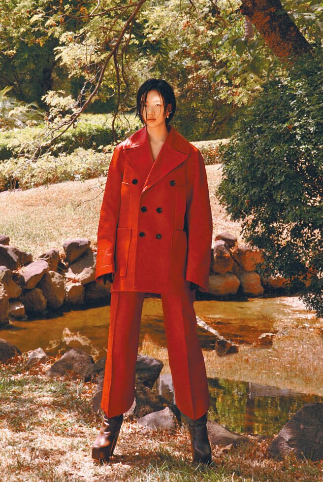 小S女儿许曦文（Elly）自带高冷时尚气场。（《Bella侬侬》提供）