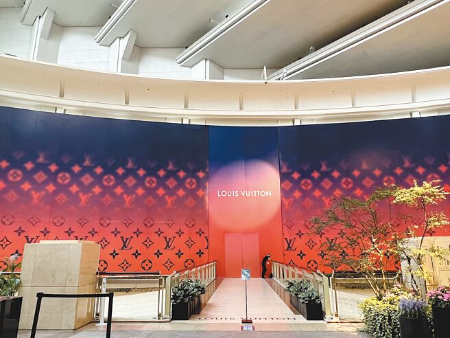 台北101的LV旗舰店店型改装，预计年底前开幕。（吴奕萱摄）