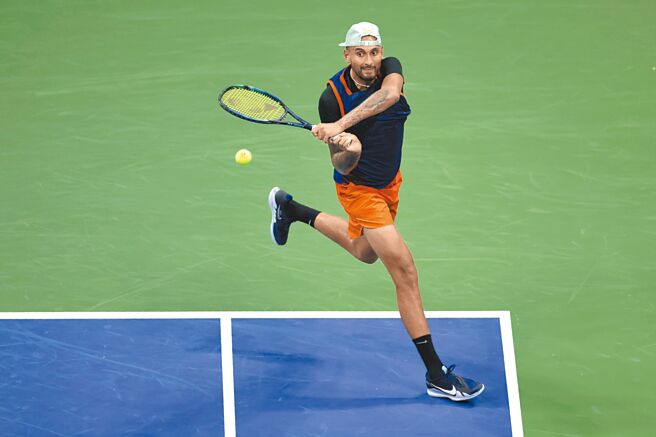 基瑞欧斯扳倒美网男单头号种子麦维德夫挺进8强。（美联社）