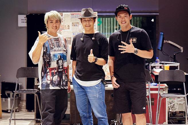 王仁甫(左起)、孙协志、许孟哲将在高雄巨蛋开唱，6日进行练团彩排。（华贵娱乐提供）