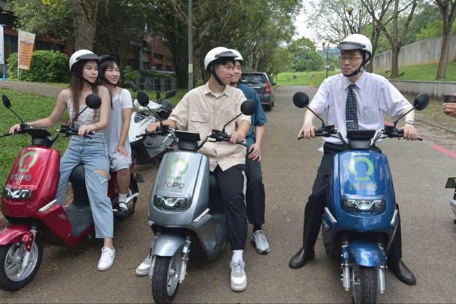 引进100台共享电动机车进驻，包括个学院、学生宿舍等，都设置租还据点以及充电桩。（暨大提供／吴建辉彰化传真）