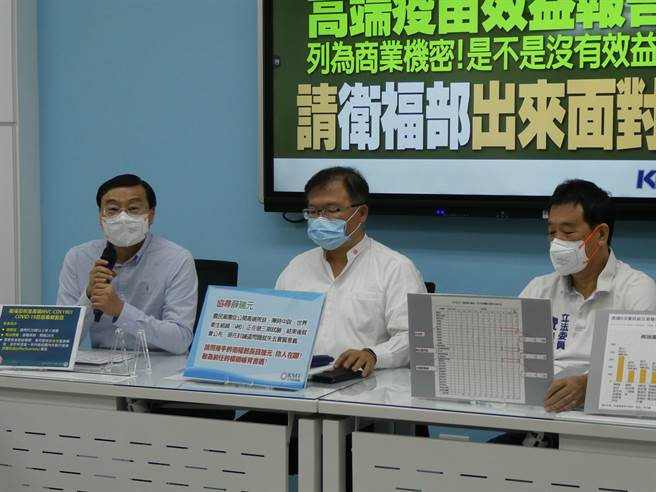 藝人楊丞琳近日因「海鮮奢侈說」惹議，內政部昨天臉書PO文列出7種詐騙話術，也把「在台灣吃海鮮很奢侈」列入開酸。立法院國民黨團總召曾銘宗今批評，楊是藝人，言論要接受各界檢驗，但內政部用公部門介入霸凌，非常不恰當。（周志豪攝）