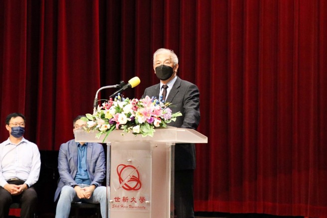 校长陈清河以学长身分诚挚欢迎学弟妹加入世新大家庭。(照片/世新大学提供)
