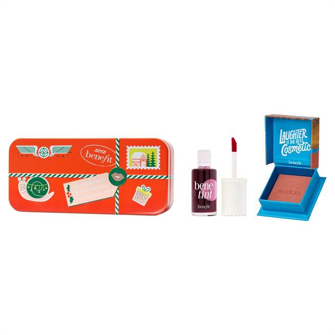 benefit 红粉菲菲小包。（benefit 提供）