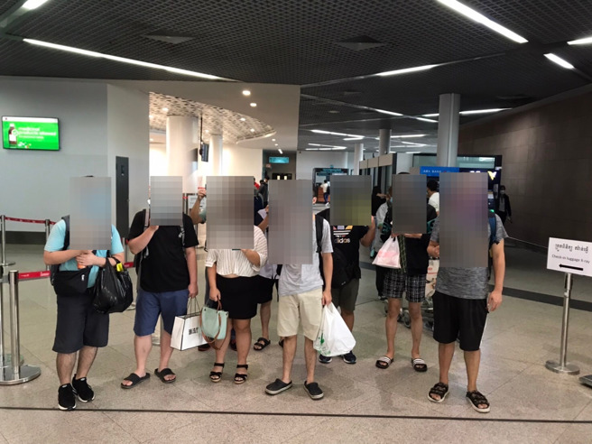 警方9月1日成功救援11人返台。（翻攝照片／林郁平台北傳真）