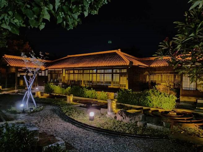 云林县虎尾镇涌翠阁歷史古蹟活化，陪伴民眾欢度中秋佳节。（虎尾镇公所提供／张朝欣云林传真）