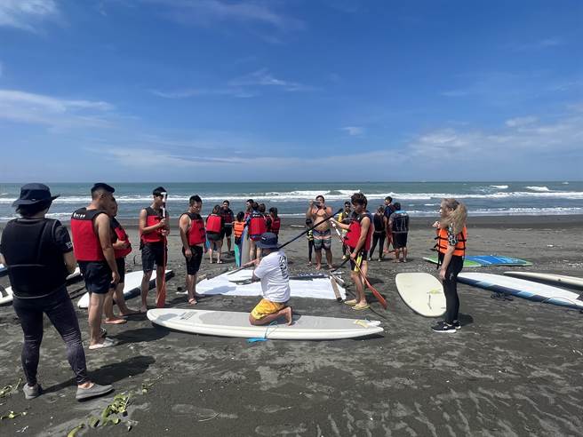 高雄市海洋局将于今年九月举办一系列的「水域游憩活动安全训练课程」，盼提升民眾的安全意识。（海洋局提供／林瑞益高雄传真）