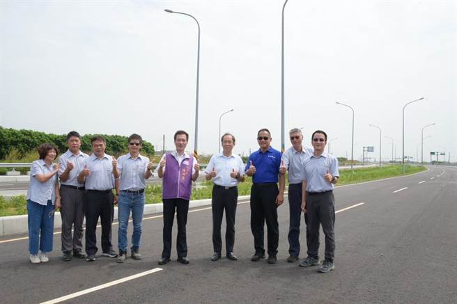 西向快速公路台76线永兴至文津路段新建工程，2020年6月30日开工，今日上午公路总局总工程司邓文广、彰化县副县长林田富等和西部滨海公路北区临时工程处集营造团队等，一同祈福；完成高品质的道路，9月7日下午3点开放通车。（公路总局提供／吴敏菁彰化传真）