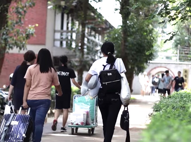 东海大学推动宿舍安心配套措施，迎接学生返校。(照片/东海大学提供)