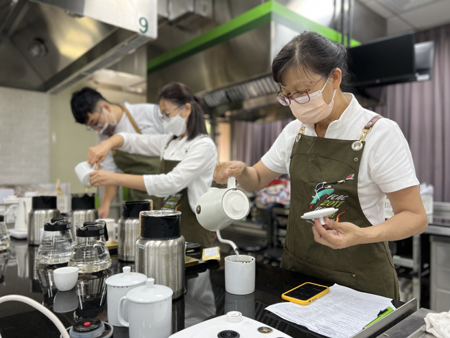 ITCE国际茶咖啡品鑑大会（International sensory evaluation of tea and coffee）已深耕三年，自2020年首次举办以来逐渐获得肯定。(照片/中臺科大提供)