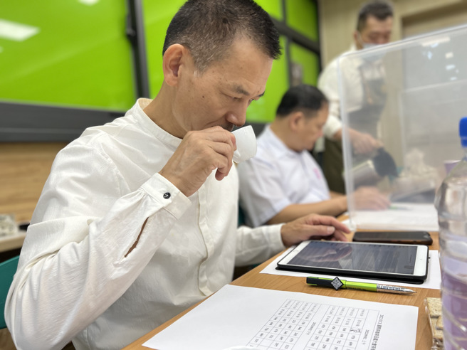 今年度新增的即饮咖啡与白茶类组更以很优异品质表现，获得评审的肯定与推荐。(照片/中臺科大提供)