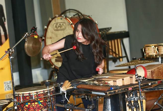 击乐家戴含芝表示，她特别喜欢这种有手感的乐器，也因此特别为观眾安排系列曲目，9月下旬在台北举办独奏会演出。（陈信翰摄）