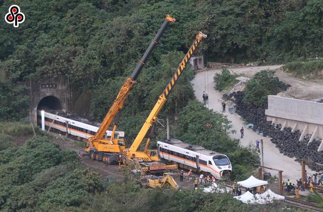 台鐵太魯閣列車去年出軌事故造成49人死亡，監察院今通過彈劾台鐵局前局長張政源、交通部次長兼前代理台鐵局長祁文中以及工務處前處長陳仲俊怠忽督導之責。（本報資料照）