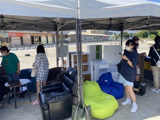 创世基金会苗栗院将在9、10两天，在头份尚顺观光夜市，举办义卖公益活动。（创世基金会苗栗院提供／谢明俊苗栗传真）