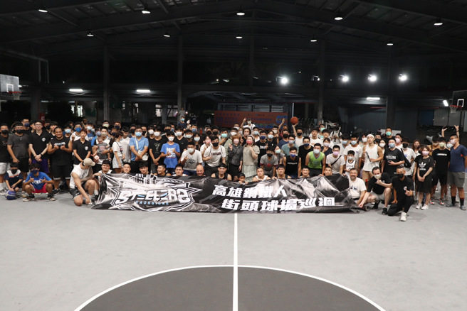 高雄钢铁人将进行街头球场巡迴列车活动，与南台湾球迷互动。（高雄钢铁人提供）