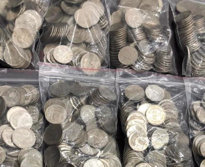 一名妇人抱怨自己到农会存5千元零钱时遭到行员刁难。（翻摄自爆怨公社脸书）