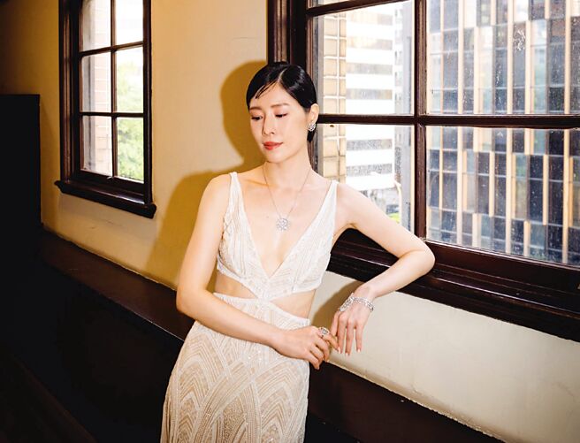 第24届台北电影节，蔡亘晏身穿GELEE订制礼服，性感又不失优雅，令人印象深刻。图／GELEE提供