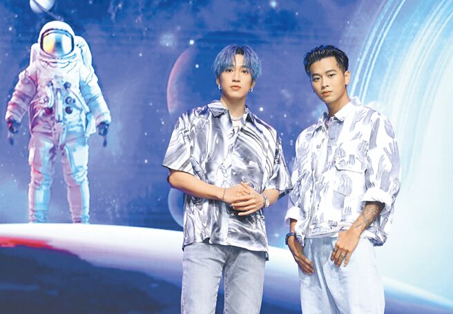 娄峻硕（左）、高尔宣昨出席记者会。（陈俊吉摄）