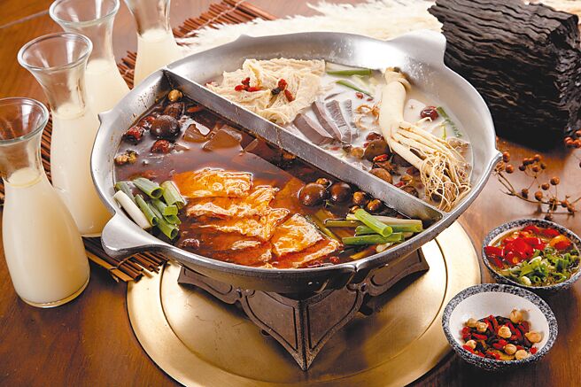 以鸳鸯锅掳获饕客心的「无老锅」推满额玩转转乐，免费吃牛猪肉或手工丸。（无老锅提供）