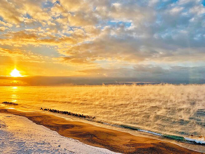 津轻海峡冬景色。（本报资料照片）