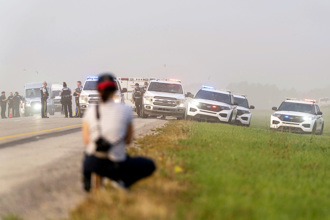 影》捅死10人加拿大主嫌落網身亡 大批警車圍捕畫面曝光