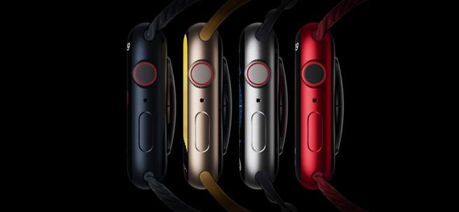 全新的Apple Watch Series 8的铝金属款推出午夜色、星光色、银色及（PRODUCT）RED 4色。（翻摄直播画面）