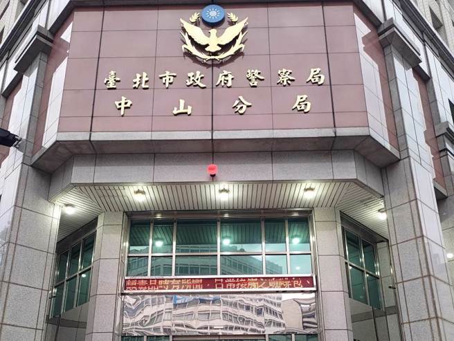 林森北路酒店火警，1男员工遭呛昏，酒客及小姐窜逃。(中时资料库)