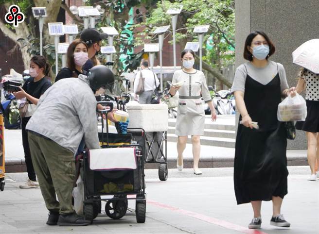 ，而据劳动部今天公布的无薪假（减班休息）统计指出，本周制造业实施无薪假人数达2467人，较上周增加168人。（报系资料照）