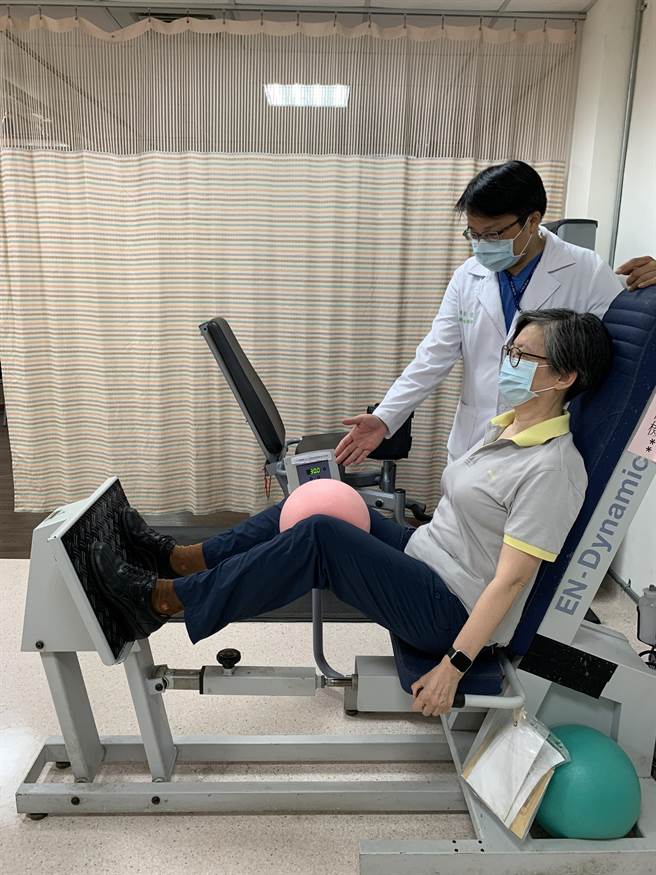 大腿推蹬机（局部肌肉肌力强化运动）。图台大提供