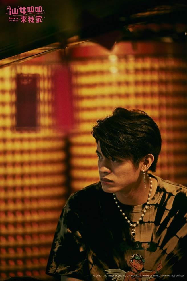 邱以太饰演最潮土地公。（卫视提供）