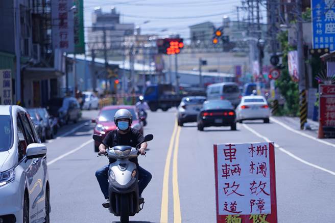 记者实际到场，发现警方已经拉起封锁线，直接禁止民眾进入。（吴建辉摄）
