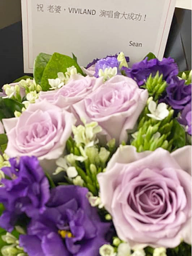 徐若瑄晒出老公送的花。（图／翻摄自徐若瑄 Vivian Hsu脸书）
