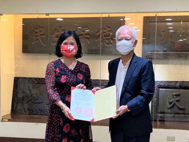 中臺科大与臺湾妈祖文化研究协会签署合作意向书。(照片/中臺科大提供)

