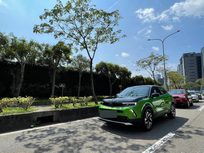 Opel Mokka十月来台 偽装车现踪（网友提供）