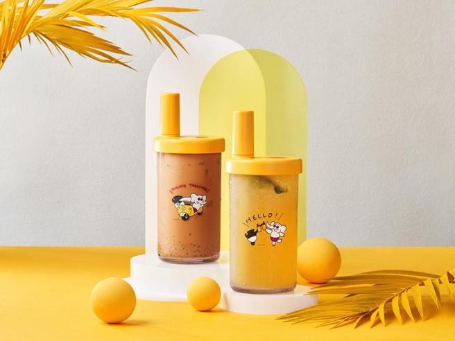 （跨界联名就是潮，「飨泰多 泰式风格餐厅」携手「LAIMO」推来貘联名小象杯。图／飨宾餐旅）