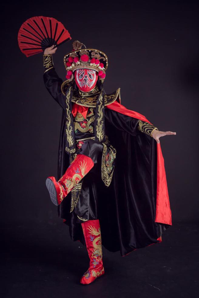 9月9日至9月11日，每天下午14：30至15：00，SKM Park Outlets推出川剧变脸等活动。（SKM Park提供）